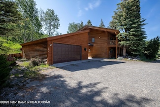 294 Aspen Hill Dr, Alpine, WY 83128