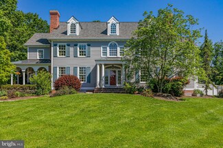 5 Woodmere Way, Pennington, NJ 08534