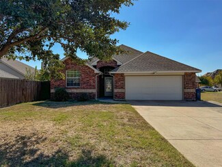 1104 Raleigh Path Rd, Denton, TX 76208