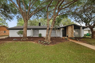 4512 Starlight Dr, Haltom City, TX 76117