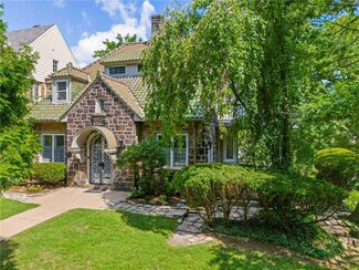 5391 Northumberland St, Pittsburgh, PA 15217