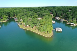 1010 Chateau Ln, Keytesville, MO 65261