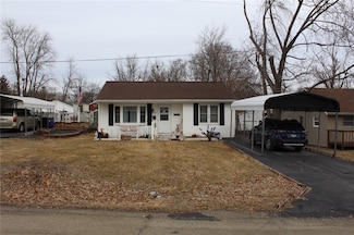 4314 E White St, Decatur, IL 62526