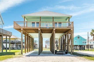 13019 Buccaneer Pkwy, Freeport, TX 77541