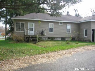 9644 Linda Ave, Brewerton, NY 13029