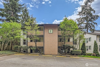 8615 238th St SW Unit F201, Edmonds, WA 98026