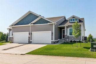8932 Mockingbird Dr, West Des Moines, IA 50263