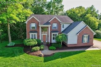 9589 Wellington Ct, Clarkston, MI 48348