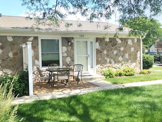 1114 Hampton Harbor Unit 8501, Schaumburg, IL 60193