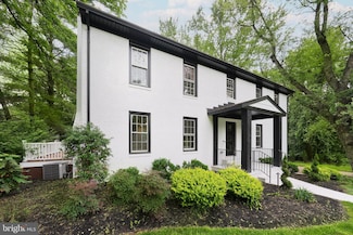 11318 Vale Rd, Oakton, VA 22124