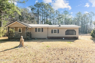 757 Kennels Beach Rd, Grantsboro, NC 28529