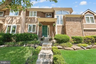 136 Kingsland Cir, Monmouth Junction, NJ 08852