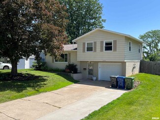 2603 N 11th St, Clinton, IA 52732