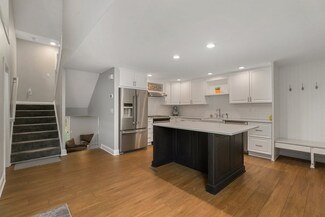 83 Willow Pond Dr, Rockland, MA 02370