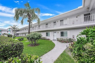 292 Belina Dr Unit 1, Naples, FL 34104