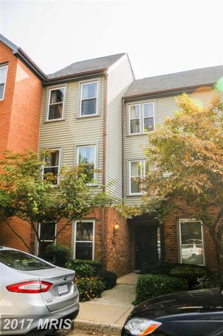 2103 N Rolfe St Unit D, Arlington, VA 22209