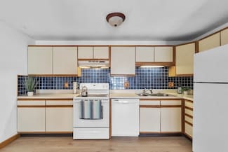 41 W Summit St Unit 61, South Hadley, MA 01075