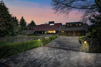4917 E Cliff Rd, Port Clinton, OH 43452