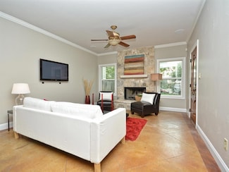 907 Ellingson Ln, Austin, TX 78751