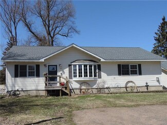 813 N Summit St, Spooner, WI 54801