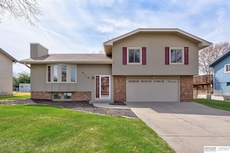 314 Frontier Dr, Papillion, NE 68046