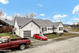 431 Pennsylvania Ave, Etowah, TN 37331