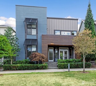 924 Pine Crest Cir NE, Issaquah, WA 98029
