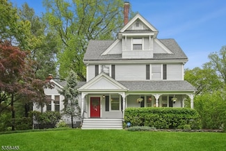 125 Bellevue Ave, Montclair, NJ 07043