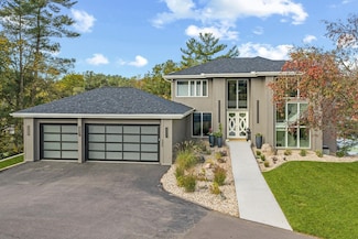 245 Canyon Rd, Wisconsin Dells, WI 53965