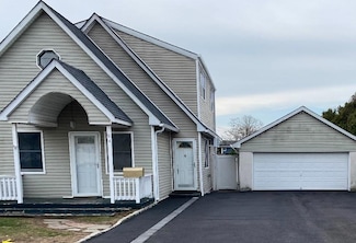 94 Claremont Ave, West Babylon, NY 11704