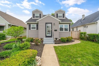 876 Palmer Rd, Columbus, OH 43212