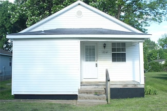 1614 Woodrow St, Poplar Bluff, MO 63901