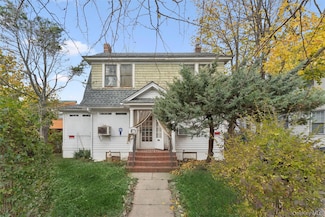 190 Lincoln Ave, Mineola, NY 11501