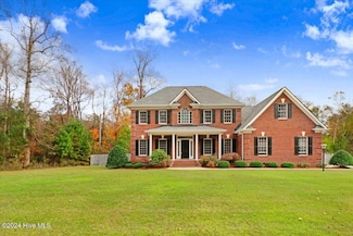 2082 Autumn Dr, Kinston, NC 28501