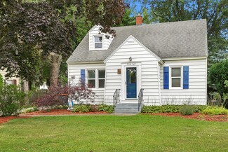 28 E 32nd St, Holland, MI 49423
