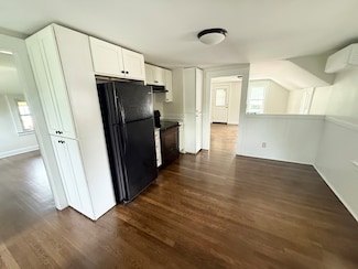 5 Snell St Unit 2, Sturbridge, MA 01518