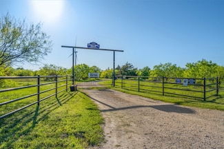 143 Private Road 342, Hubbard, TX 76648