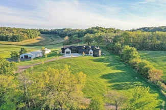 9933 Carter Rd, Mazomanie, WI 53560