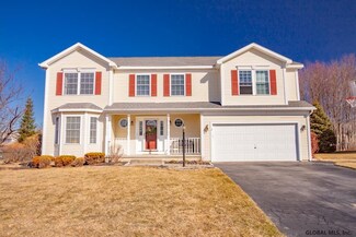 2 Thyme Cir, Rexford, NY 12148