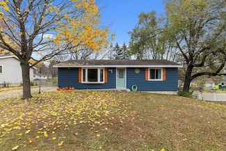 602 North St, Waupaca, WI 54981