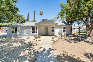 1554 W Thomas Ave, Fresno, CA 93728