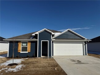 411 Riggs St, Prairie Grove, AR 72753