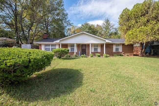 111 Briarwood Dr, Warner Robins, GA 31093