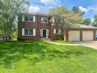 1106 Skyline Dr, Decorah, IA 52101