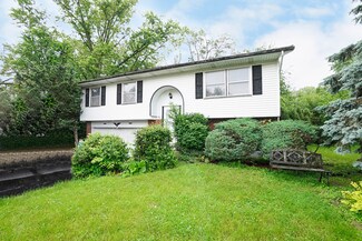 955 Zenner Ave, Aurora, IL 60505