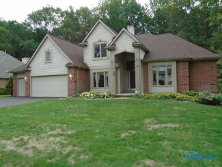 8563 Royal Birkdale Ln, Holland, OH 43528