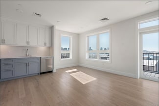 301 Border St Unit 608, Boston, MA 02128