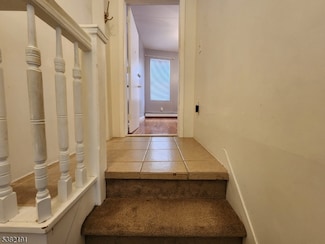 40 Sheffield St Unit two, Jersey City, NJ 07305