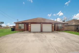 1152 Misty Acres Dr, New Braunfels, TX 78130