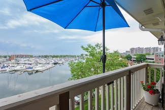 4 Gas Light Dr Unit 308, Racine, WI 53403